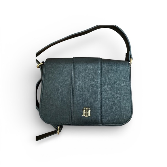 Tommy Hilfiger Chloe II Flap Crossbody Bag Womens Black Gold Logo - Picture 3 of 3